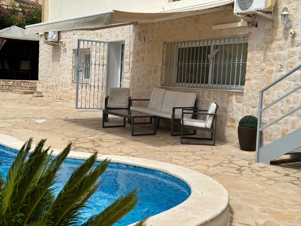 Apartamentos En La Villa Con El Territorio Comun En Κάλπε Εξωτερικό φωτογραφία