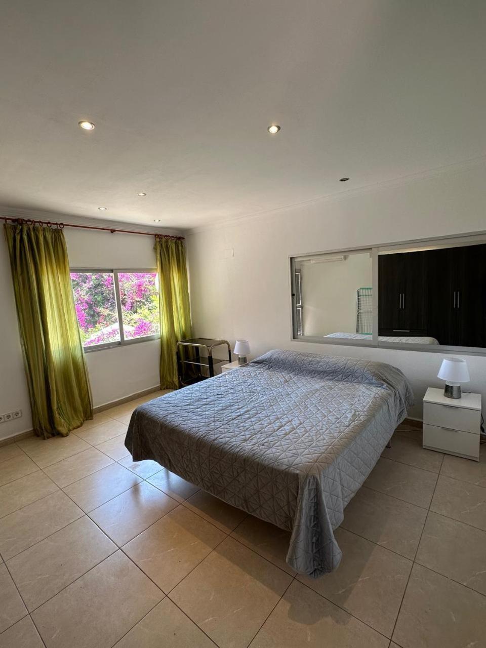 Apartamentos En La Villa Con El Territorio Comun En Κάλπε Εξωτερικό φωτογραφία