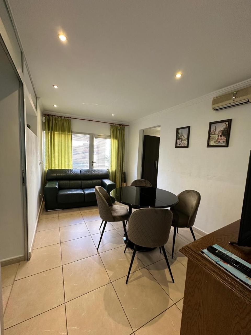 Apartamentos En La Villa Con El Territorio Comun En Κάλπε Εξωτερικό φωτογραφία