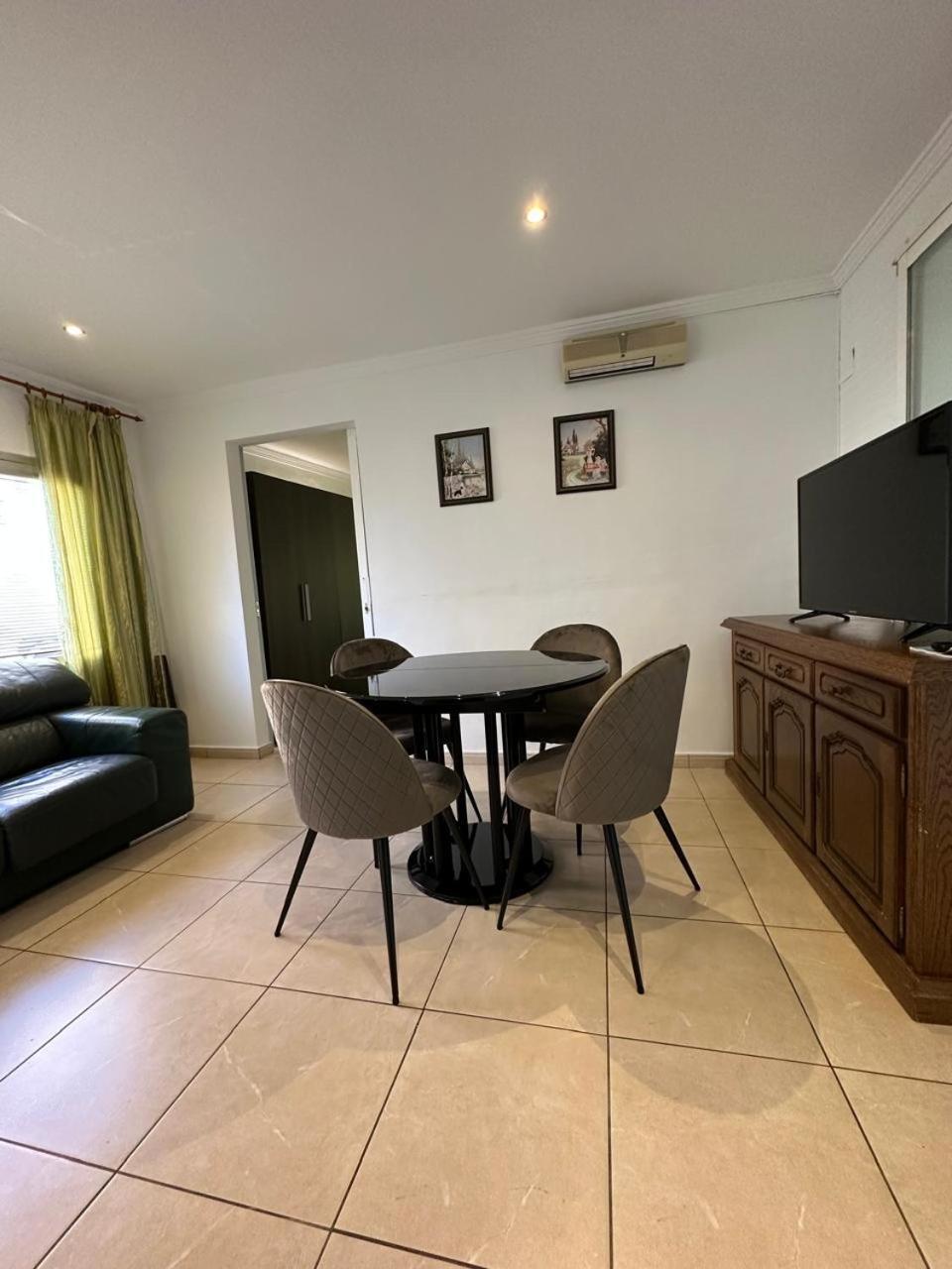 Apartamentos En La Villa Con El Territorio Comun En Κάλπε Εξωτερικό φωτογραφία